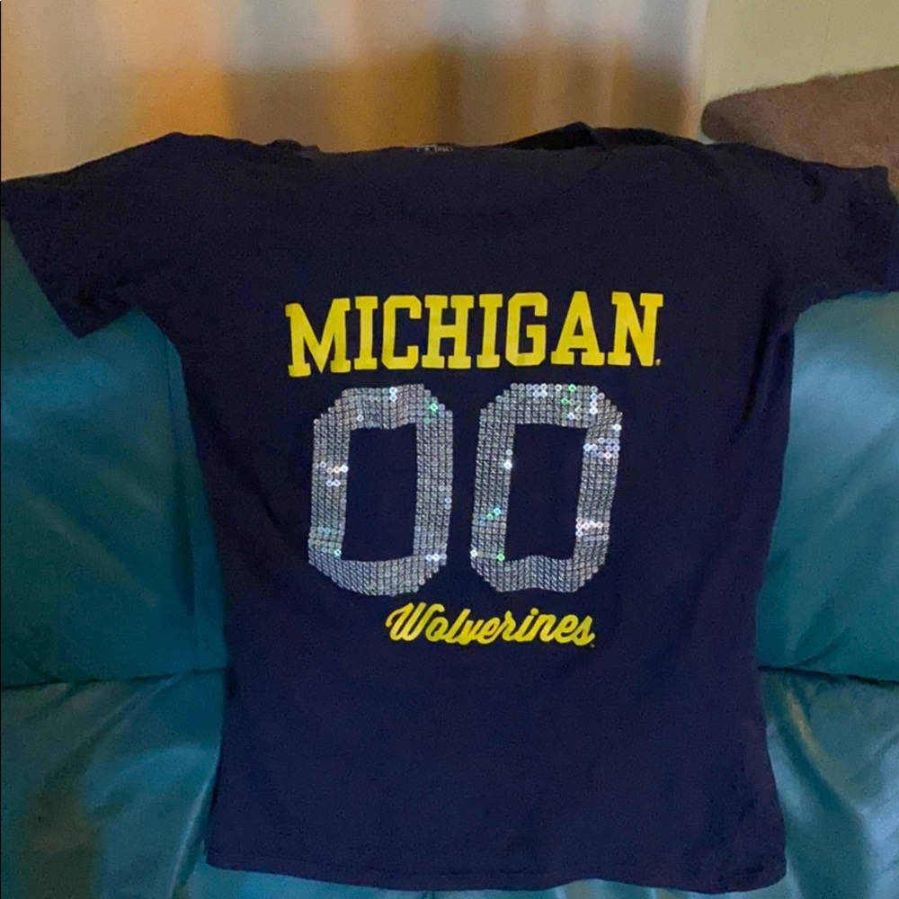 Women’s Michigan U of M  short sleeve shirt